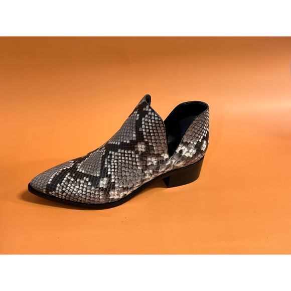 Marc Fisher Size 6 Womens Leather Animal Print Pointed Toe Ankle Boots - Picture 3 of 5